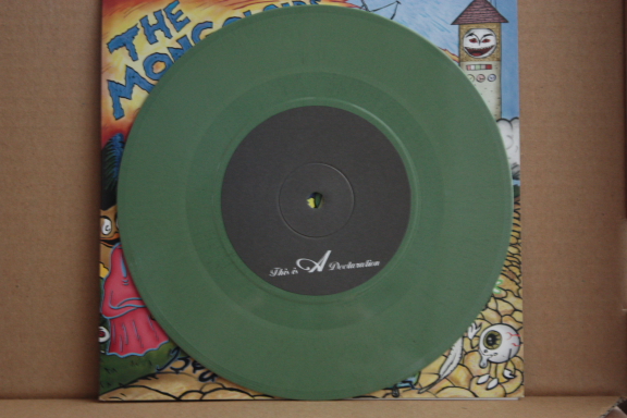 SFU043 - THE MONGOLOIDS - New Beginnings 7" *ARMY GREEN VINYL*